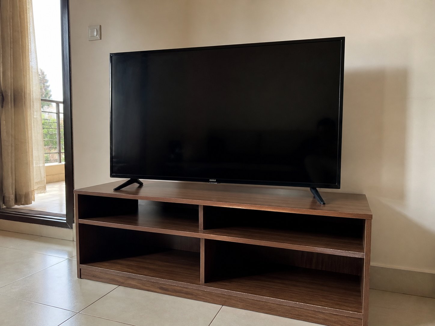 Télévision écran plat 55 pouces avec meuble — photo 1